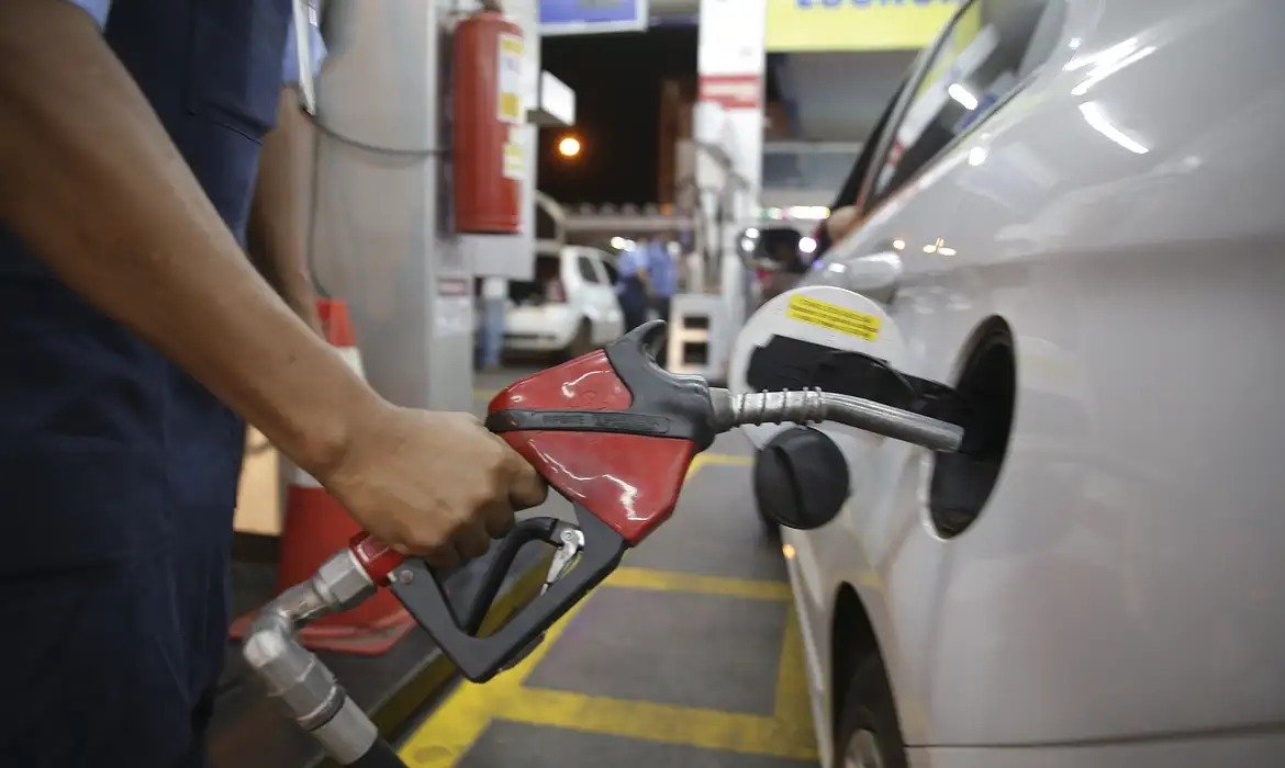 mistura de etanol na gasolina